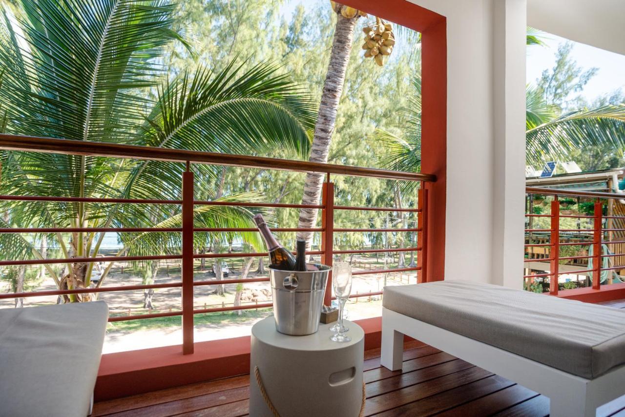 Blue Coral Beachfront Penthouse Flic-en-Flacq Buitenkant foto