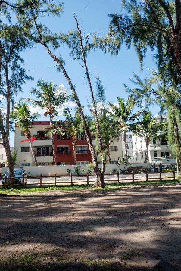 Blue Coral Beachfront Penthouse Flic-en-Flacq Buitenkant foto